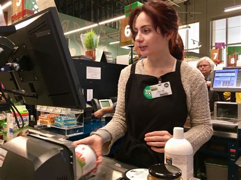 Quanto guadagna una cassiera al supermercato..